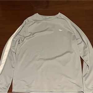 Everlast athletic long sleeve shirt